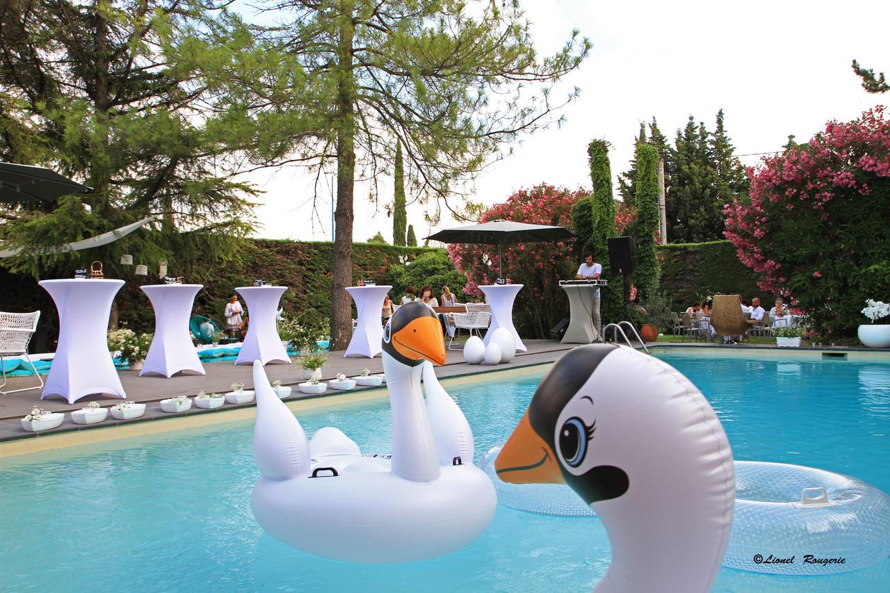 Le Safari Hotel Restaurant Carpentras Kültér fotó