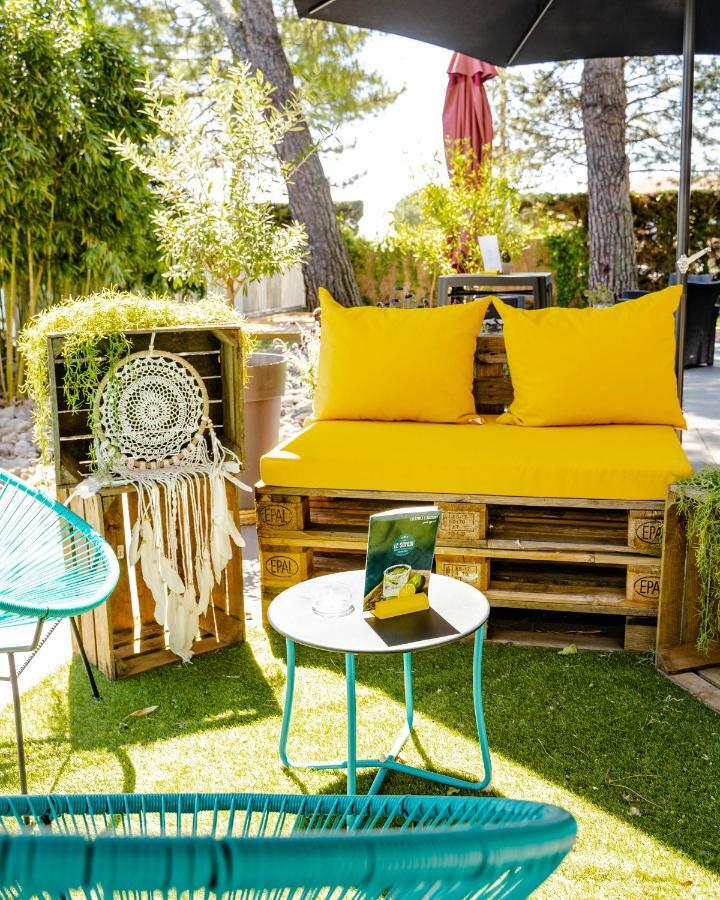 Le Safari Hotel Restaurant Carpentras Kültér fotó